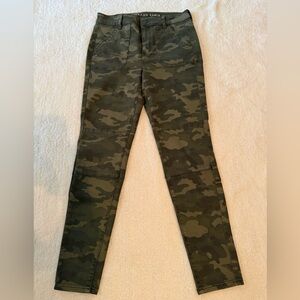 American Eagle High Rise
Jegging Super Stretch Green
Camo Size 10 regular